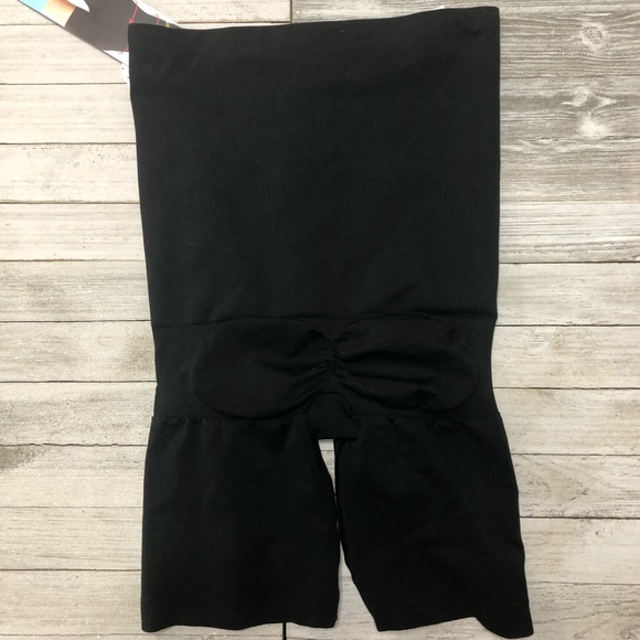 🆕 Spanx Asset High Waisted Mid Thigh Shaper - Picture 5 of 8